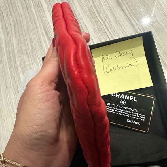 SOLD!!! NEW Chanel Red Camellia Lambskin O Case with SHW. Full set. - Picture 4 of 6